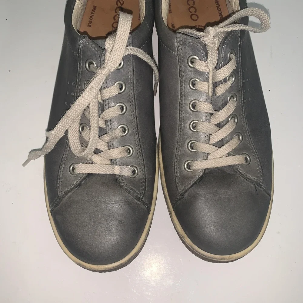 ECCO Shoes Women's 10 Gray Leather Lace Up Casual Comfort Sneakers Walking EU 41